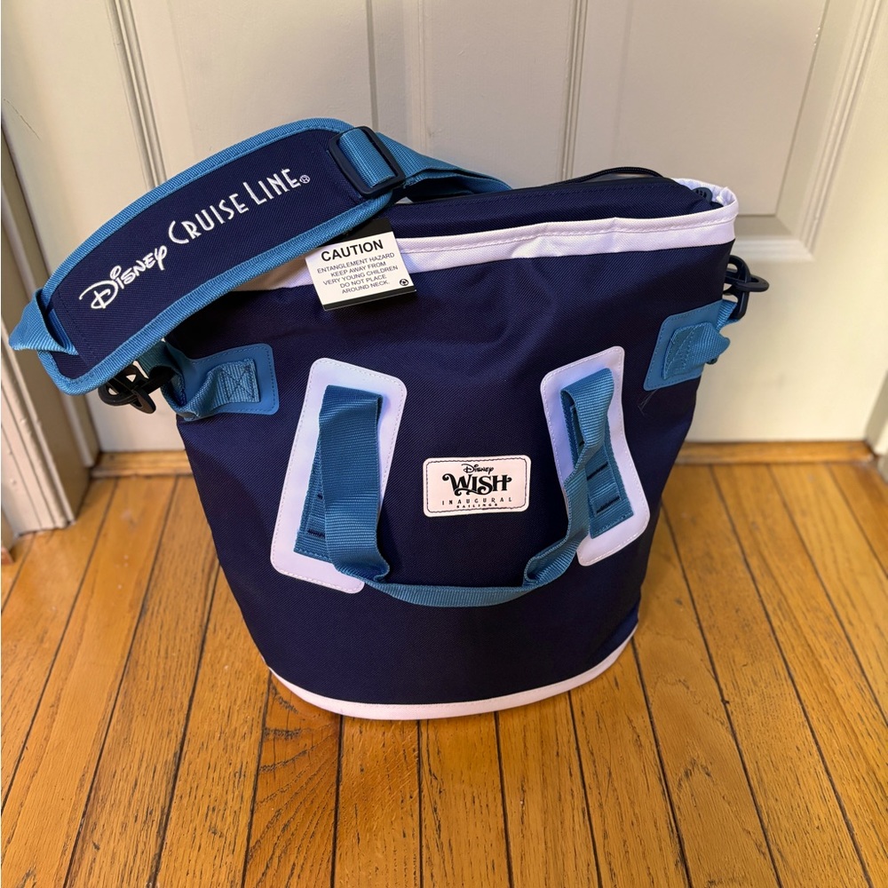 NWT Disney Wish Inaugural Sailing Cooler Bag